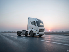Tesla Receives Largest-Ever Semi Electric Truck Order: 500 Units from Einride